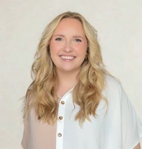 Cami beige background